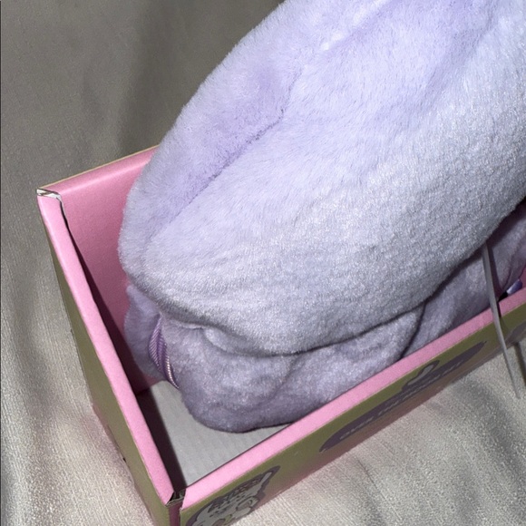 Over the Moon Set The Creme Plush Makeup Bag with Hand Creme and Makeup Wipes - Picture 6 of 6